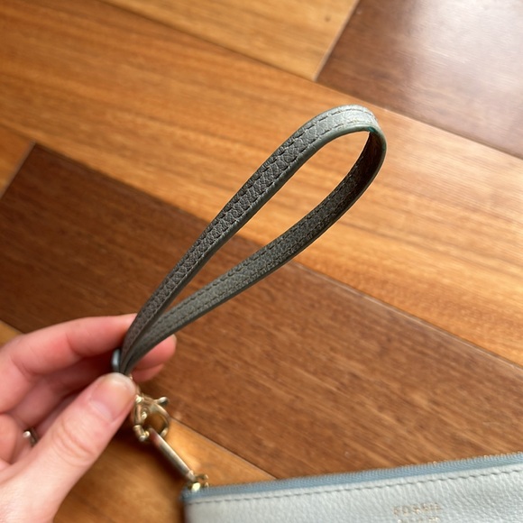 Fossil Powder Blue Leather Wristlet Pouch Purse / Clutch - Picture 6 of 13